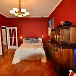 Fine Art Luxury Stay In The Old Town Absolute Center